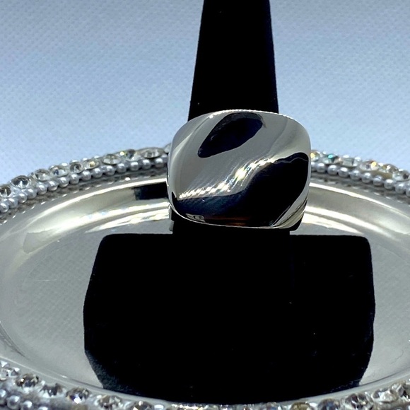 NWT Swoop Statement Ring